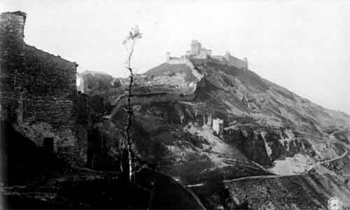 la rocca dal lato ad est