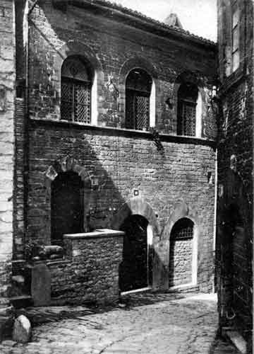 casa medievale in via giotto
