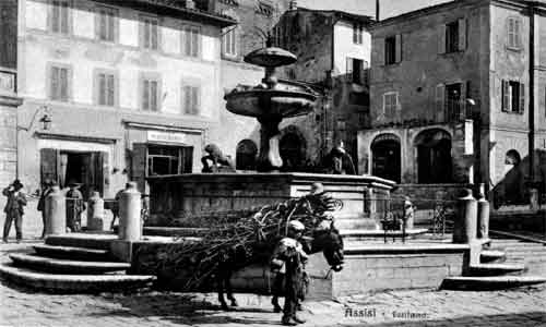 fontana della piazza del comune