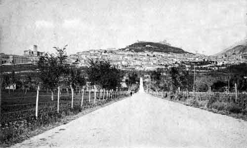 panorama della città dalla pianura